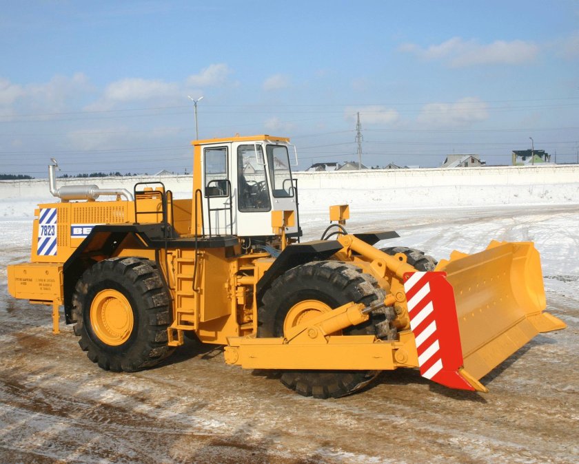 Колесный бульдозер БЕЛАЗ-78231