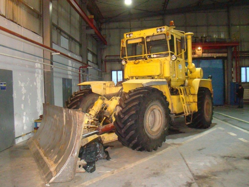 Бульдозер Кировец к-702мба-01-БКУ