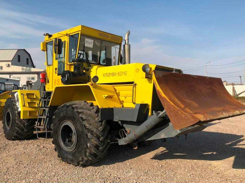 Кировец к-702мва-удм2