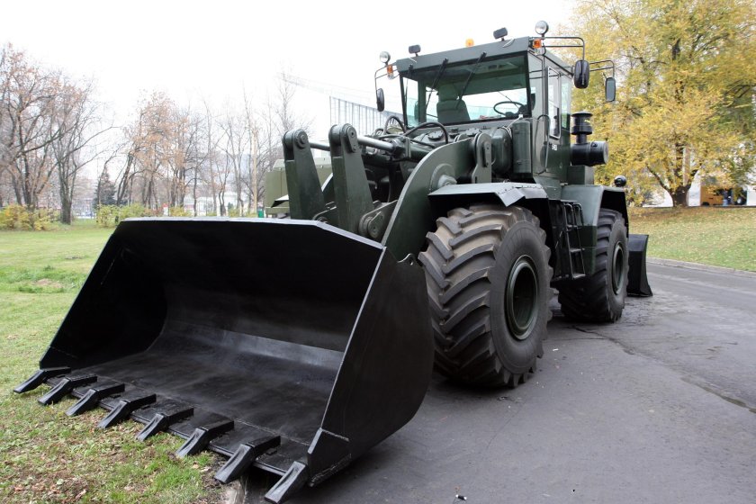 Кировец к-702мва-удм2