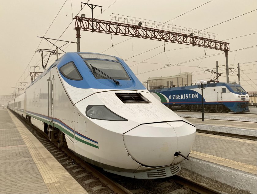 Afrosiyob электропоезд