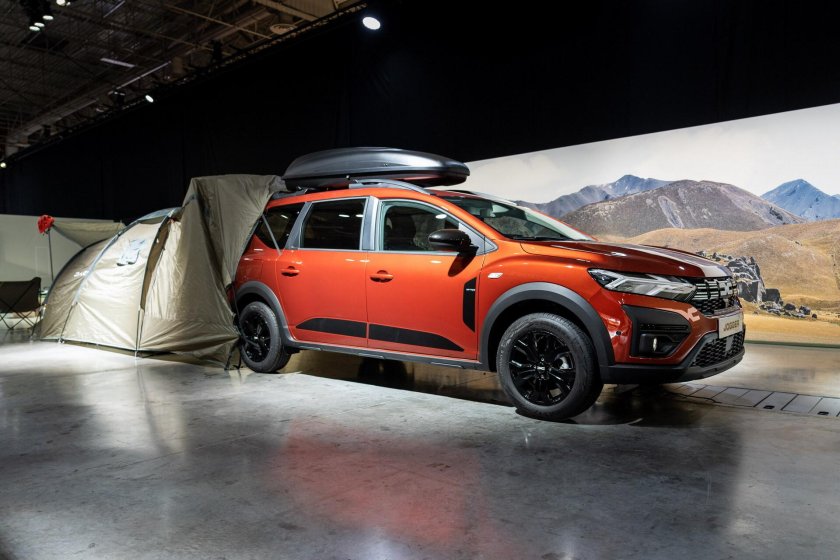 Новая Dacia Jogger