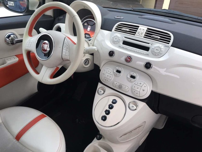 Fiat 500 interior