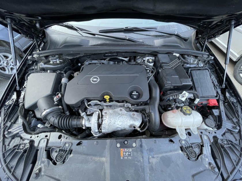 Опель Инсигния 2.0 дизель мотор