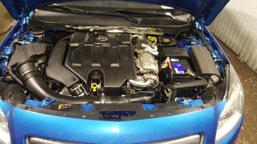 Опель Инсигния под капотом