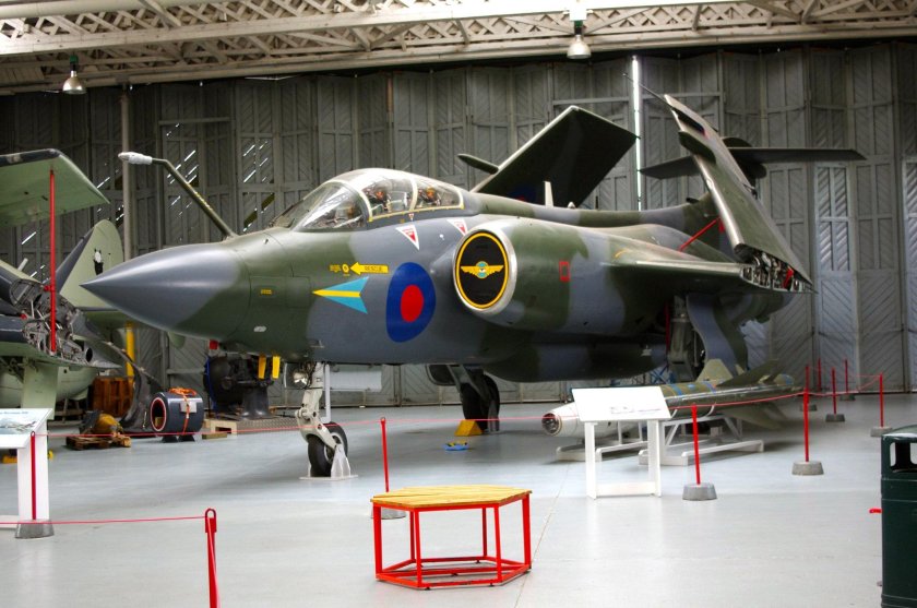 Blackburn b 103 buccaneer
