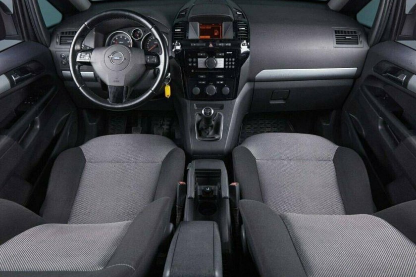 Зафира б 1.8 салон