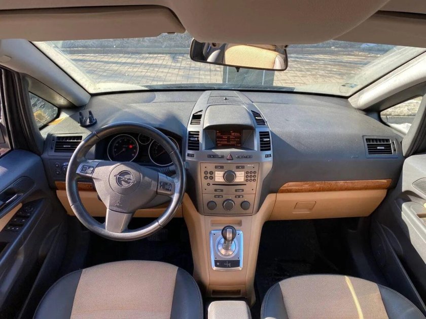 Opel Zafira b