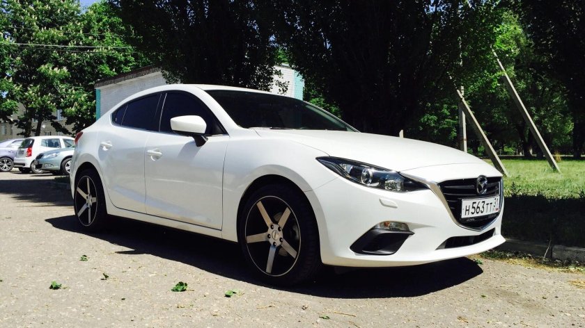 Mazda 3 белая 2014