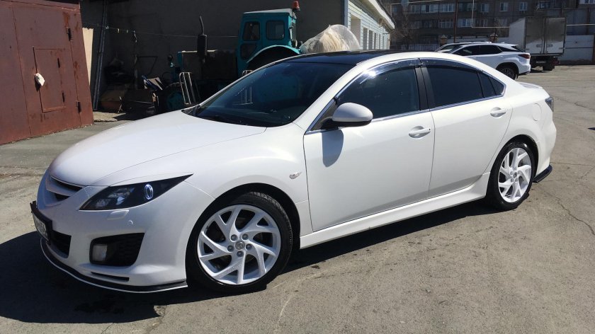 Мазда 6 GH белая