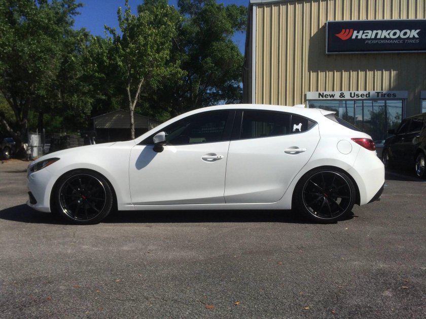 Мазда 3 BM белая