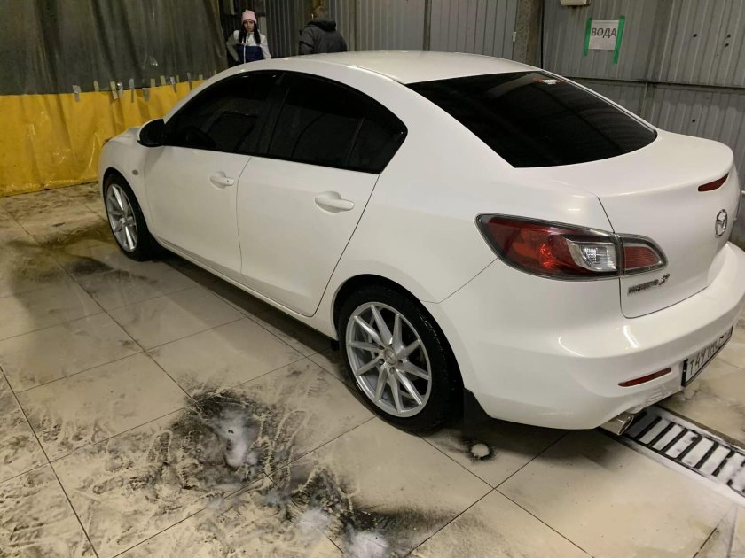 Диски r17 Mazda 3 BL белая