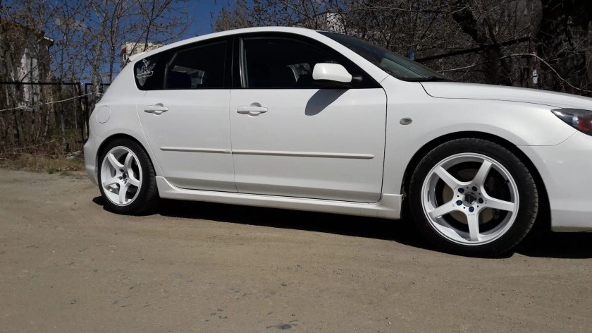 Мазда 3 белые диски