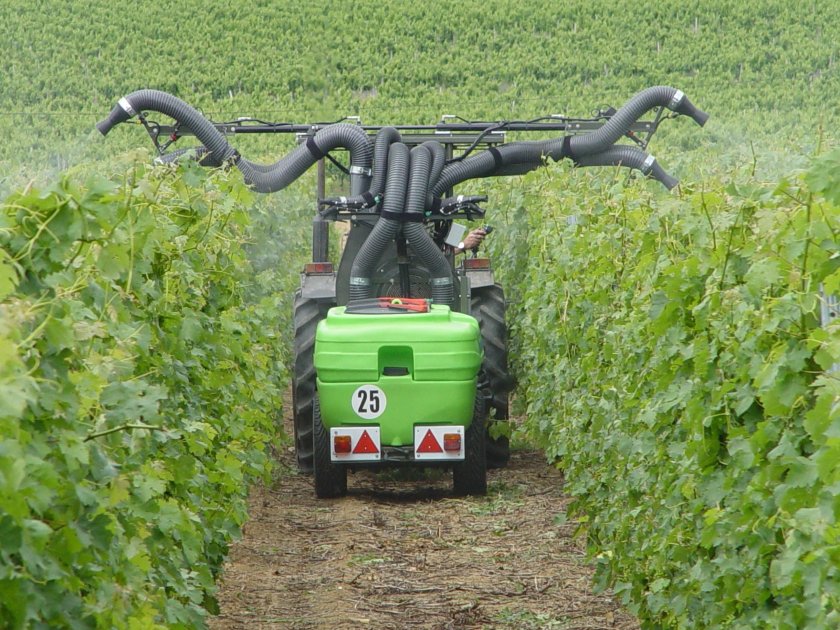 Опрыскиватель для виноградников