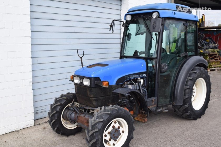 Трактор колесный