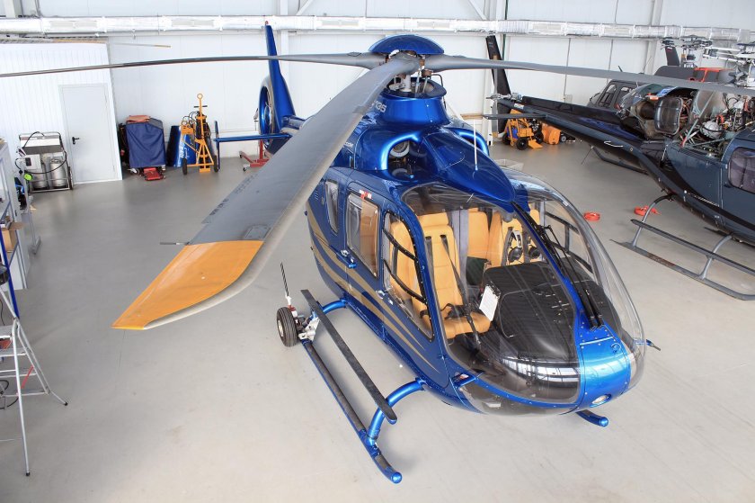 Еврокоптер 135 кабина