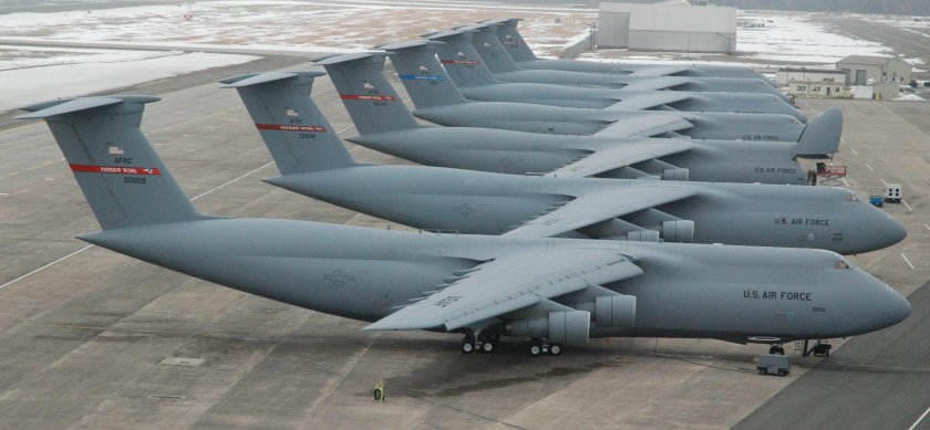 C5 Galaxy самолет