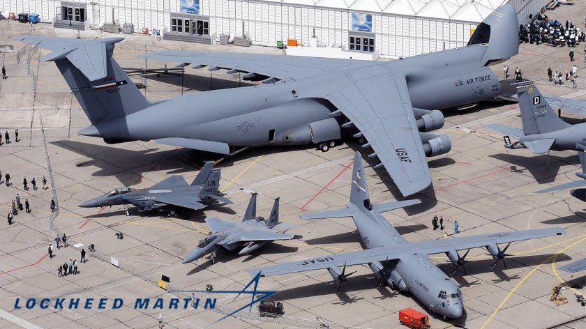 Большой военный самолет