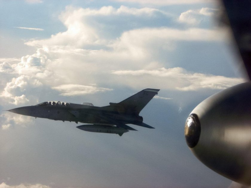 Истребители f 16