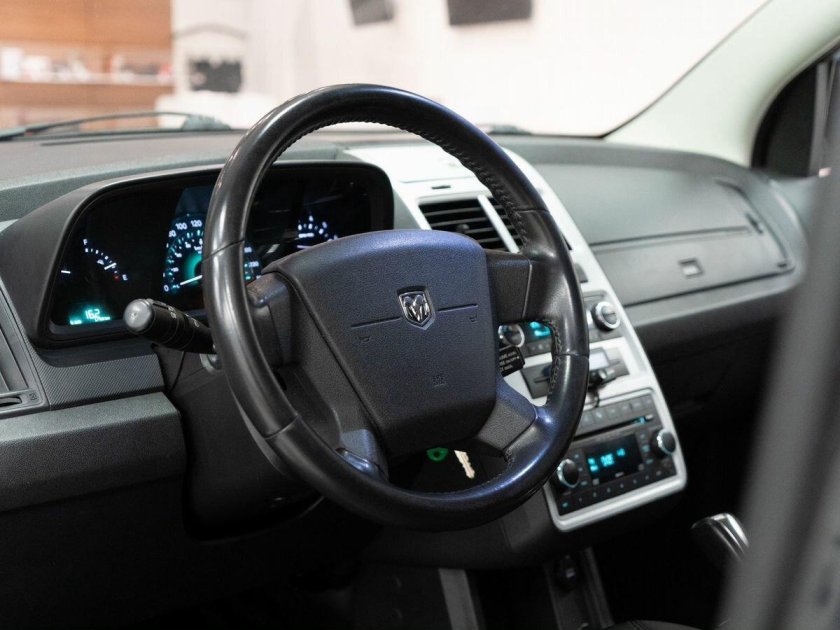 Dodge caliber 2007 салон