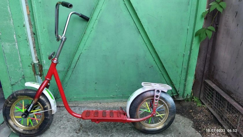 Самокат гдр на надувных колесах