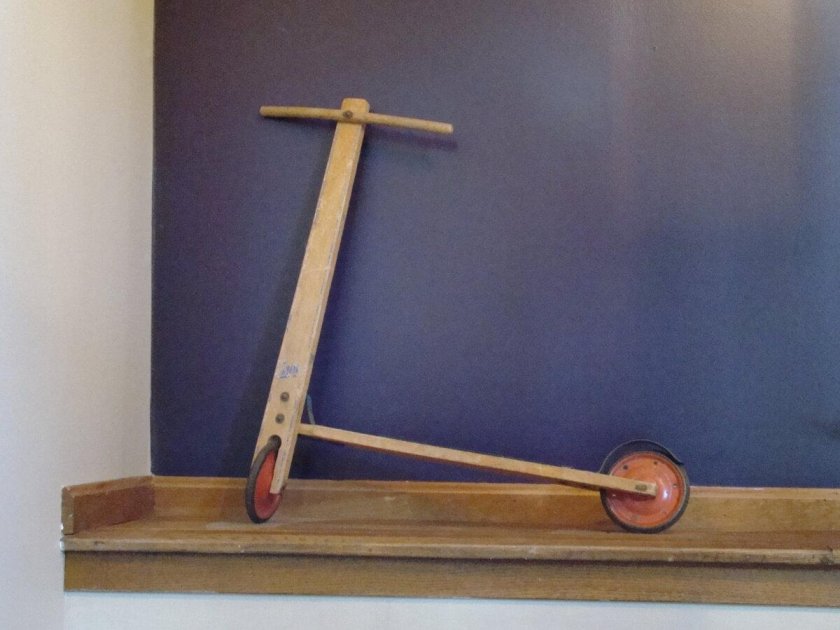 Деревянный самокат