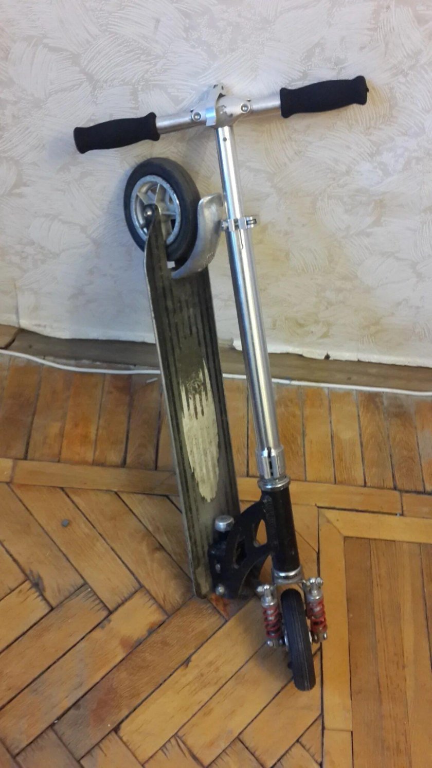 Поломанный самокат