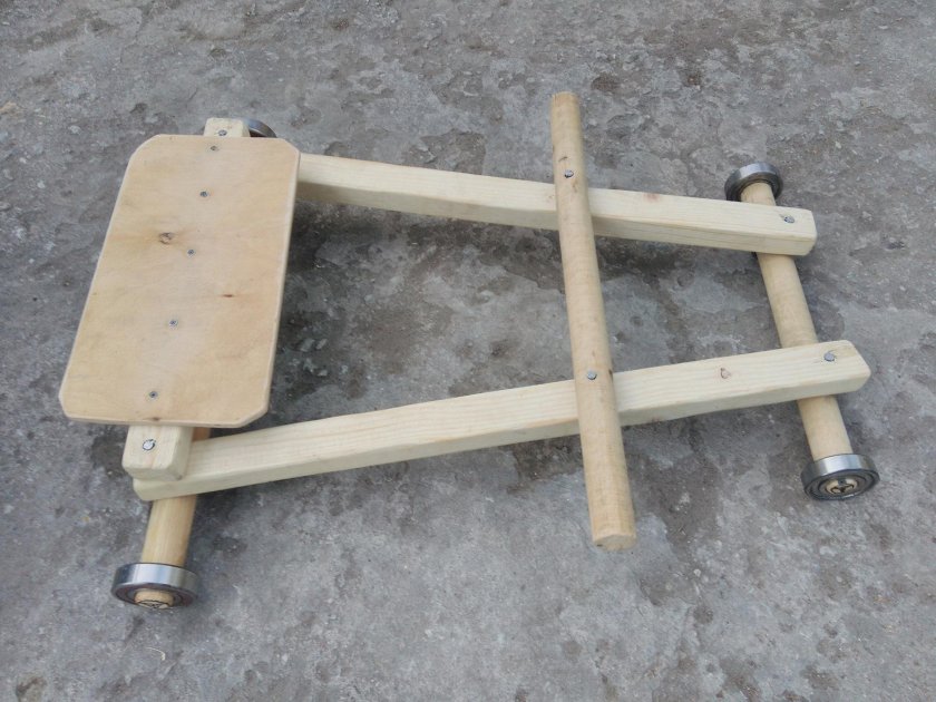 Деревянная тачка на подшипниках