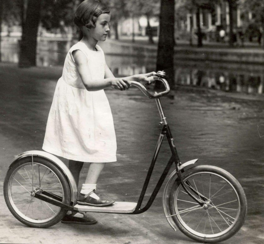 Первый самокат