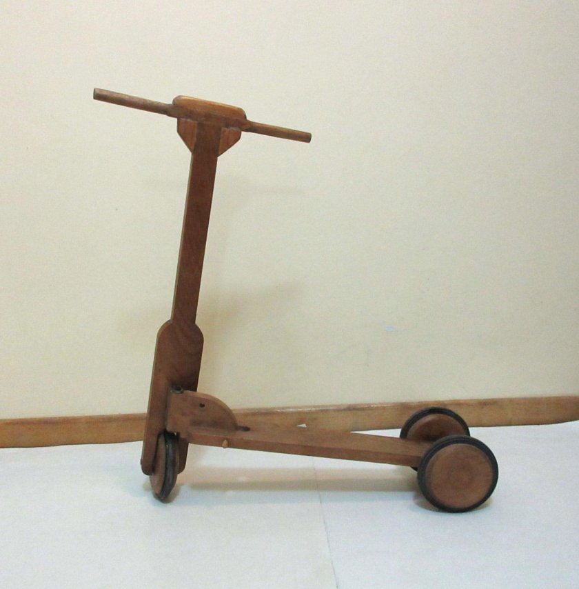 Самокат из дерева