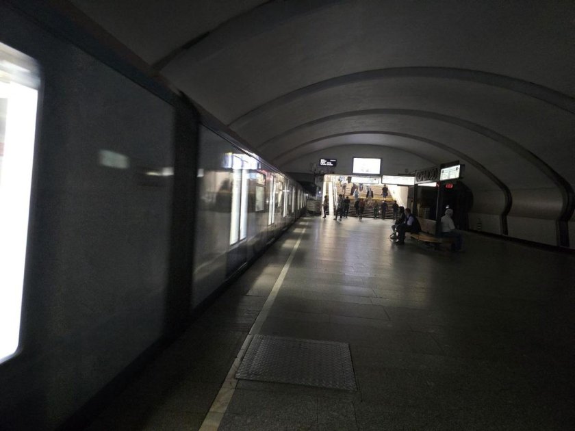 Станция метро крылатское