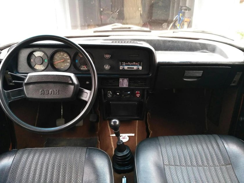 Москвич АЗЛК 2140 салон