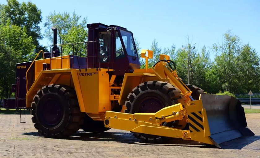 Колесный бульдозер ЧЕТРА ТК-25