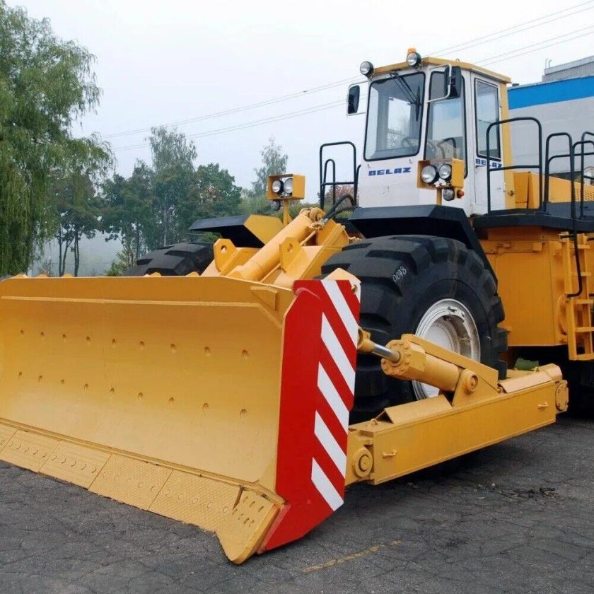 Погрузчик БЕЛАЗ 7822