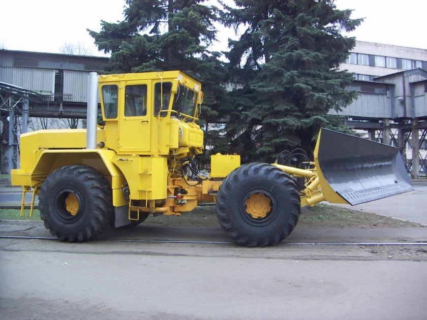 Кировец к-703ма