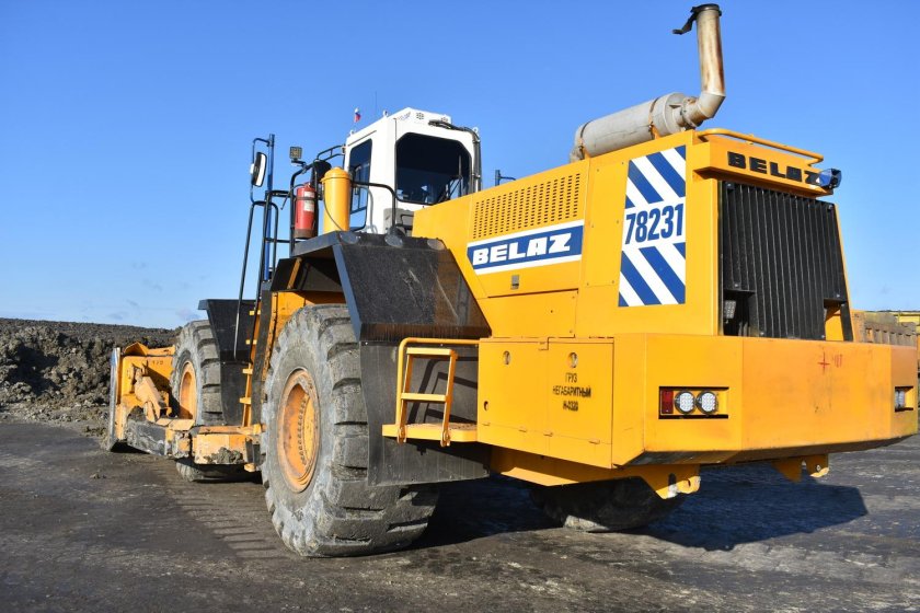Колесный бульдозер БЕЛАЗ-78231