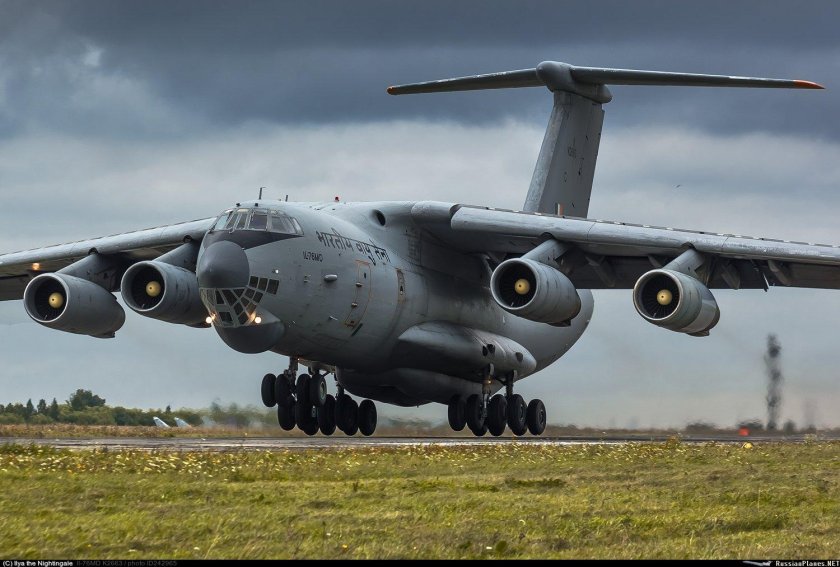 Ил-76 военно-транспортный