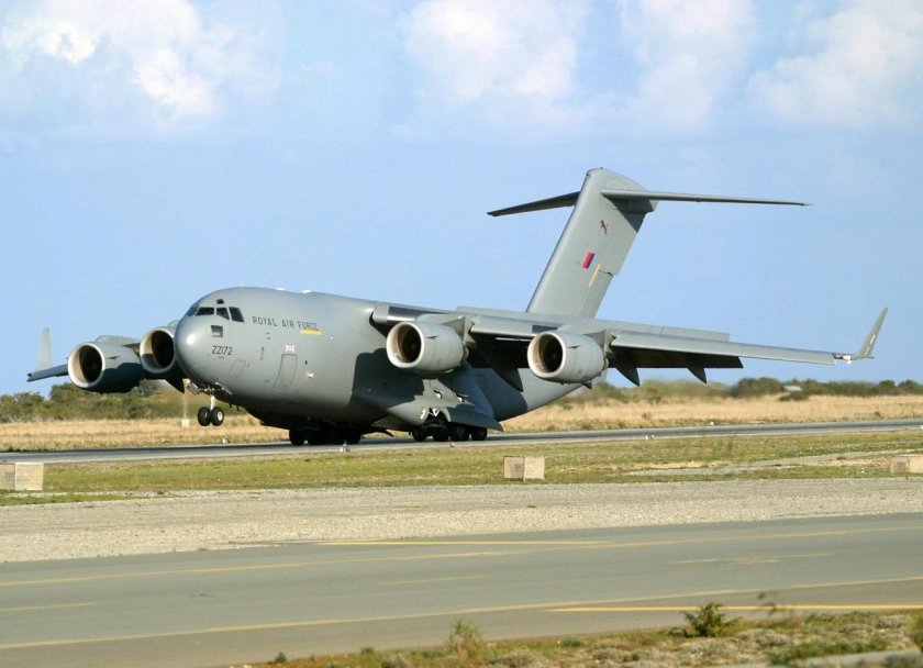 Самолет c-17 Globemaster III