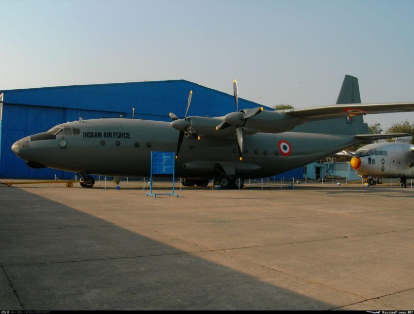 Антонов АН-12