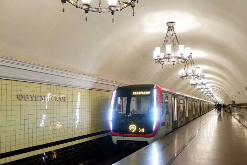 Поезда метро москва