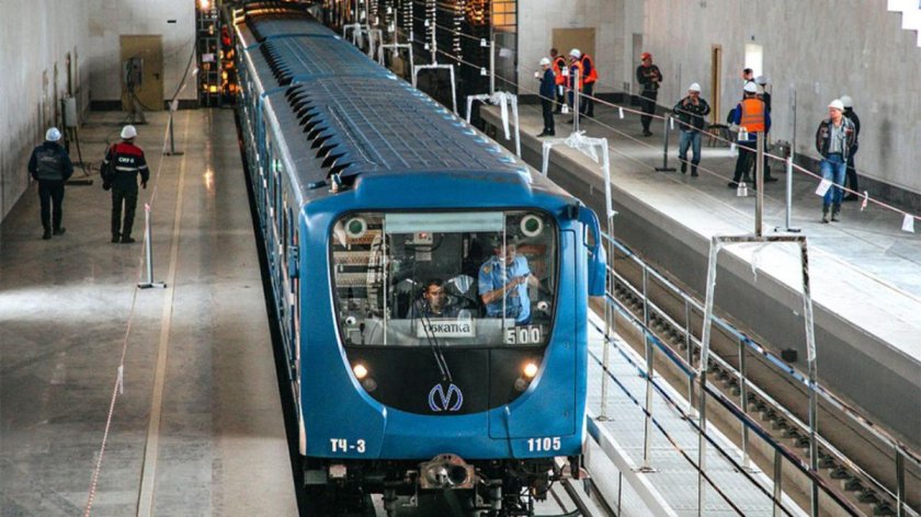 Метропоезд Санкт-Петербурга