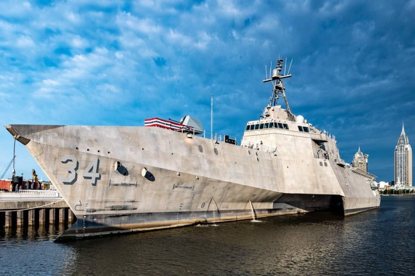 Корабль ВМС США USS LCS-2