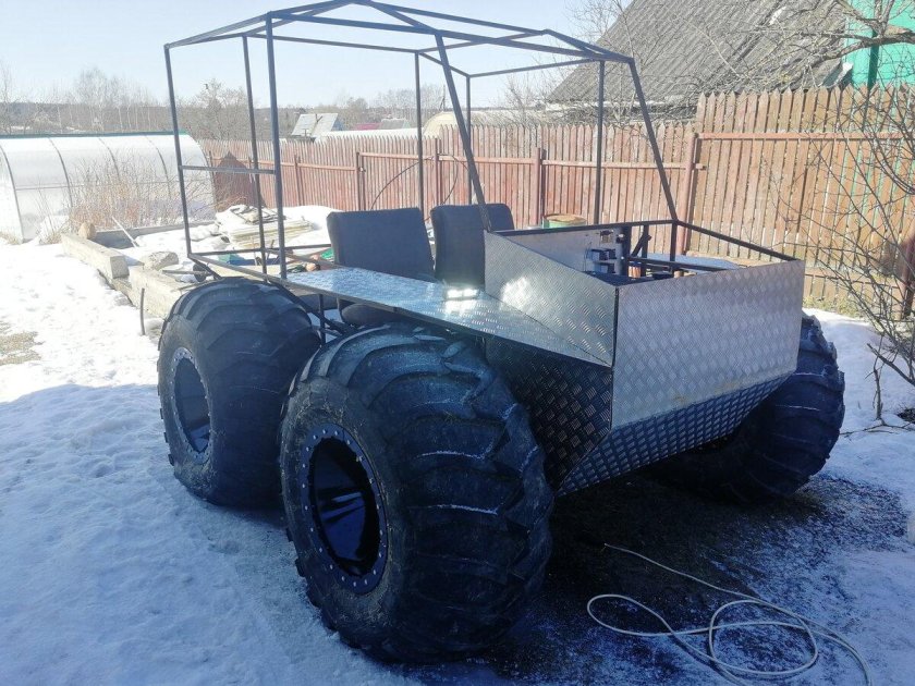 Вездеход Кайман бортоповоротный