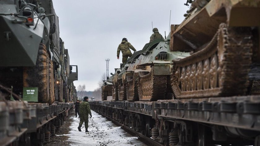 Эшелоны военной техники вс РФ