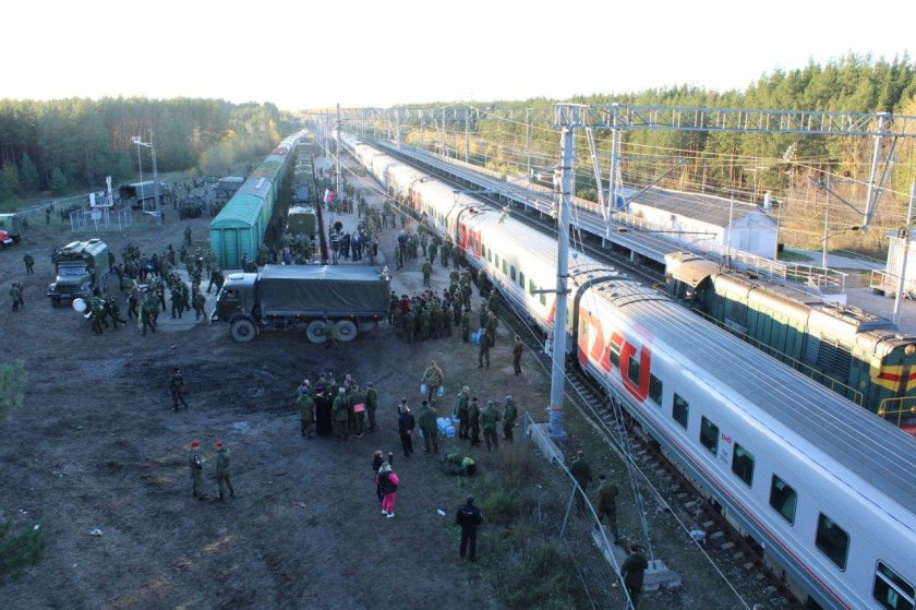 Военный эшелон поезд