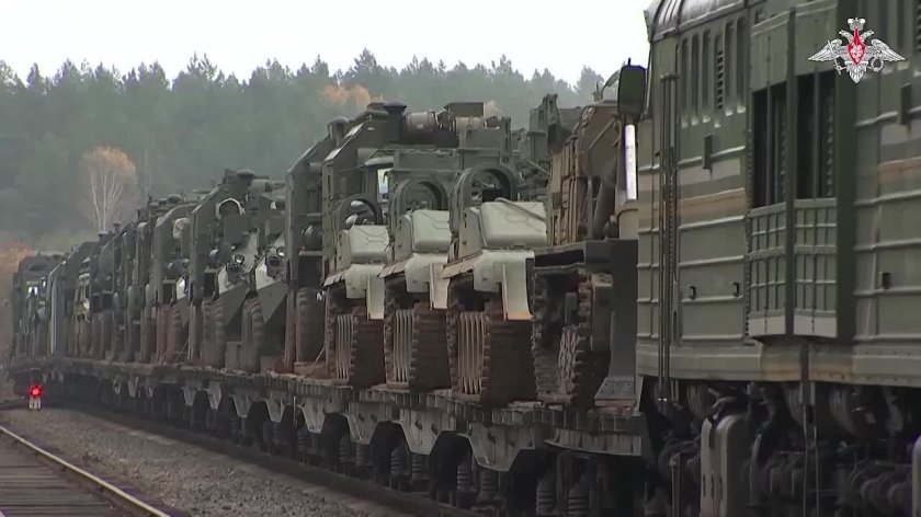 Эшелон с военной техникой