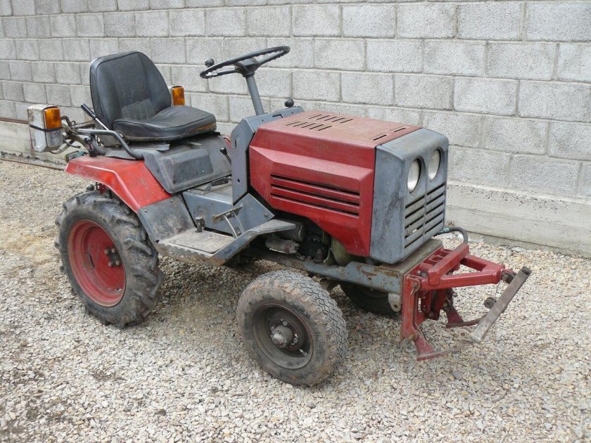 Трактор КМЗ 12