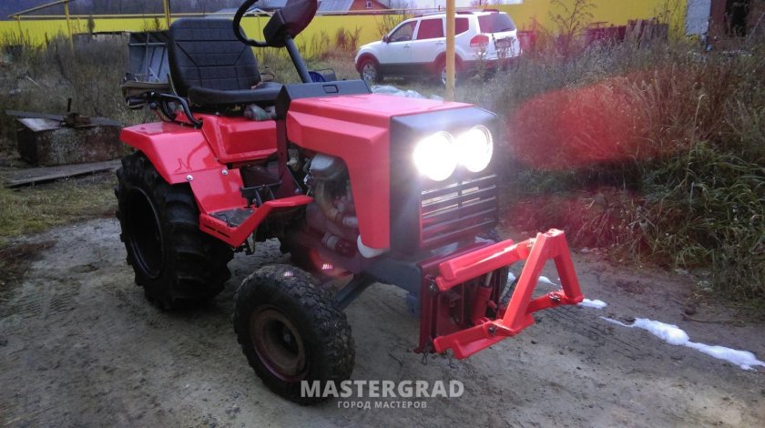 Трактор КМЗ-012