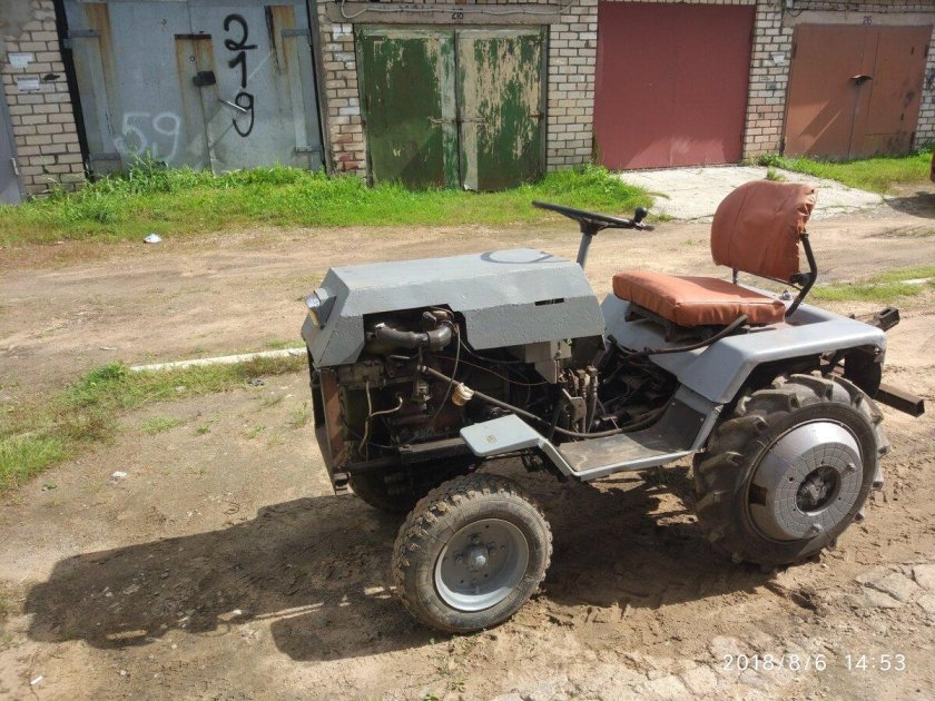 КМЗ-12 минитрактор