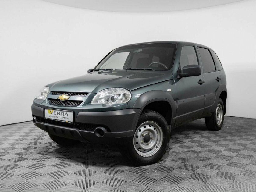 Chevrolet Niva 1.7 MT